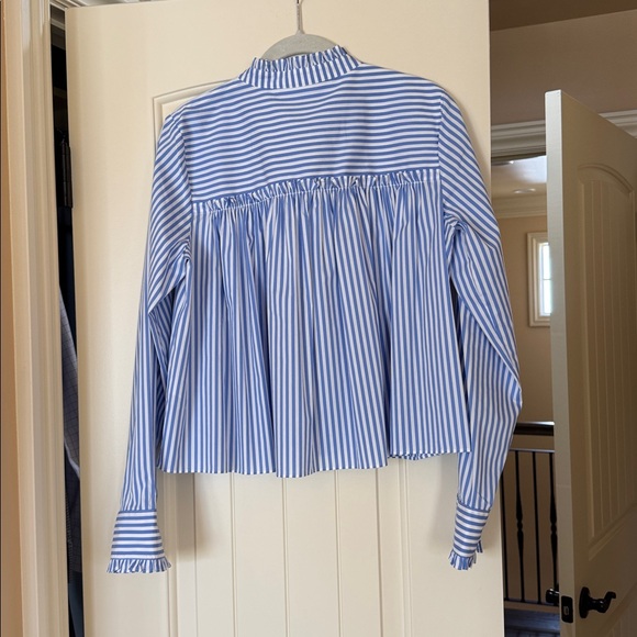 Veronica Beard designer blue and white striped cropped long sleeve blouse. - Picture 6 of 6